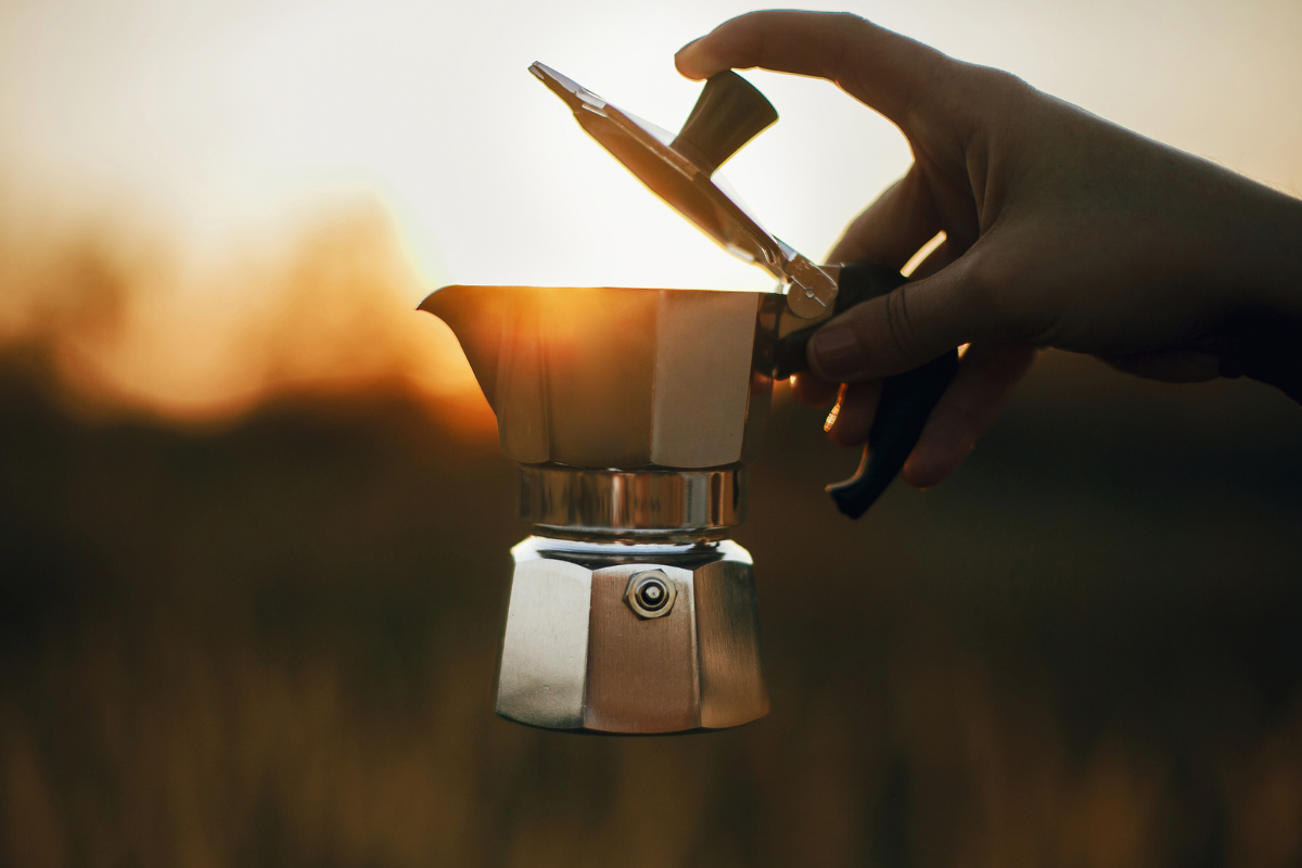5 Reasons Why a Portable Coffee Maker is Your Ultimate Travel Companion
